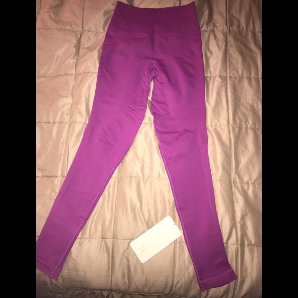 Lululemon Leggings Zone in Tight NWT size 6